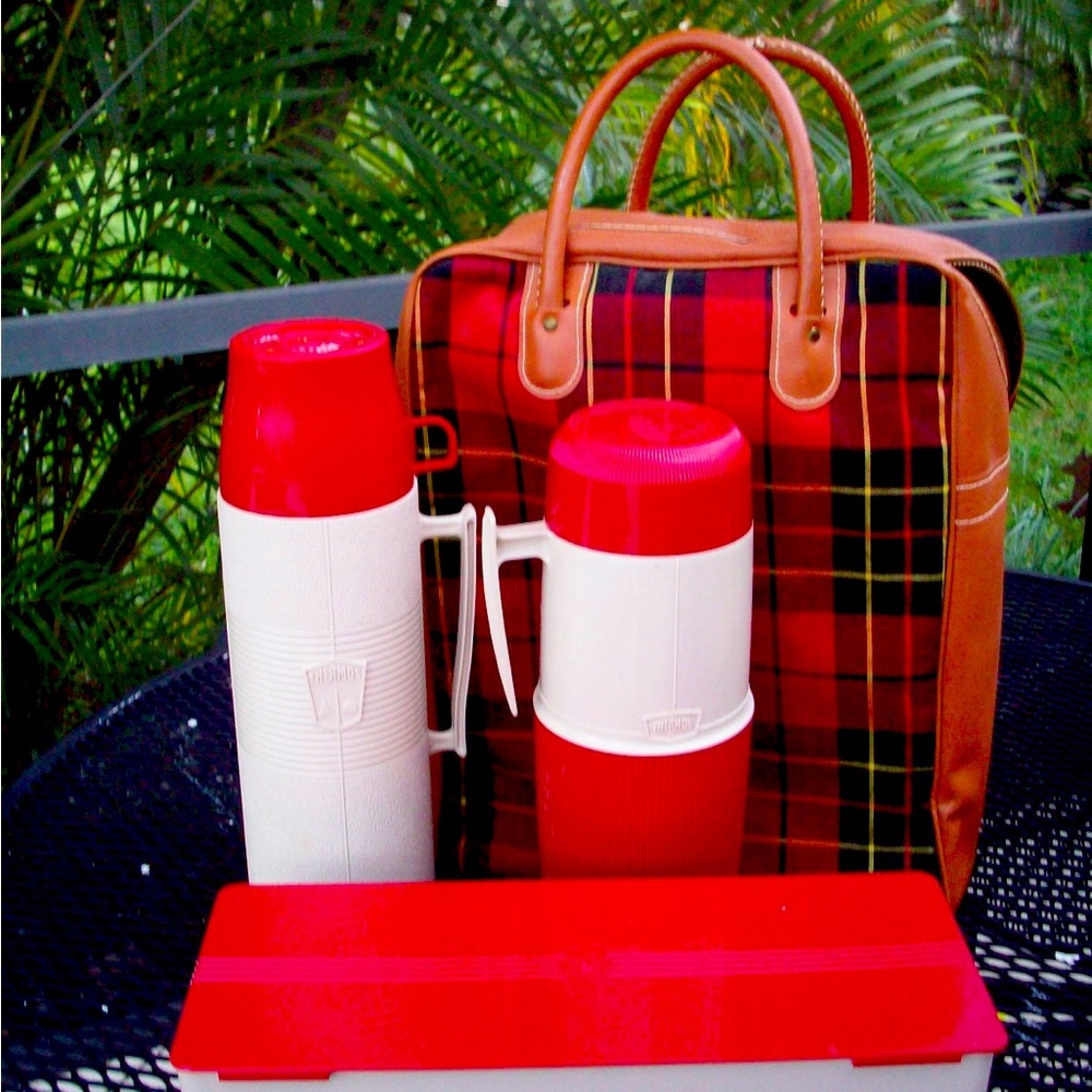 Vintage Tall Thermos Camping / Travel / Picnic Plaid Travel Bag.